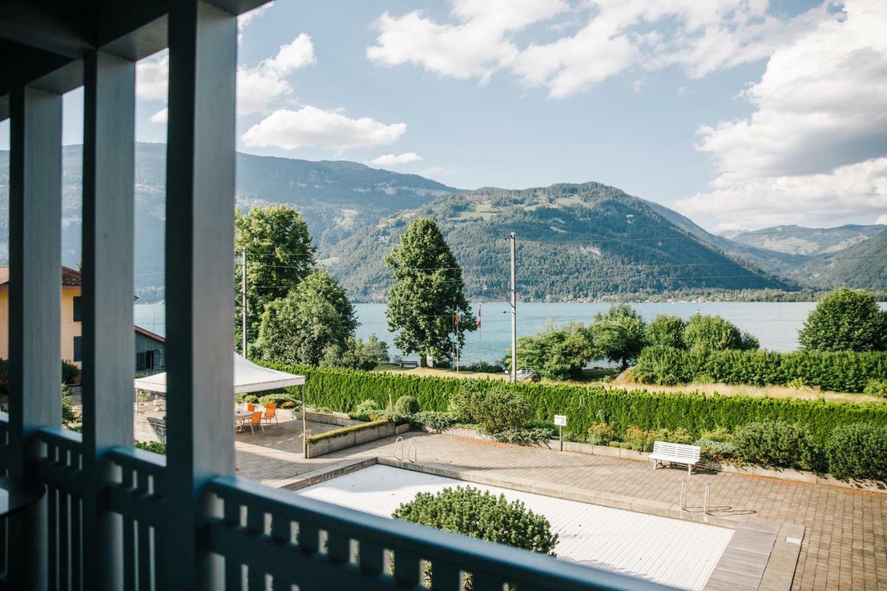 House On Lake/ Hl Darligen Luaran gambar